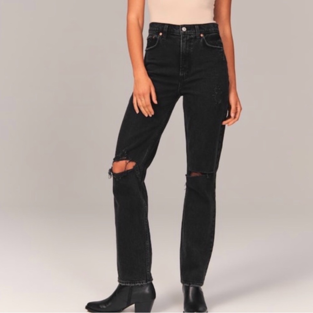 Abercrombie Ultra High Rise 90s Straight Jeans Ripped Black